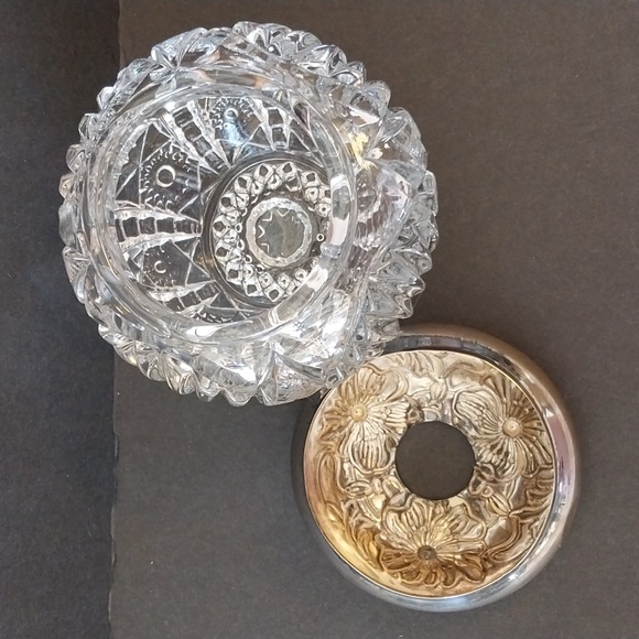 VICTORIAN BOUDOIR Vanity Jar / Hair Receiver & Silver Plate Repousse FLORAL LID - Picture 4 of 7